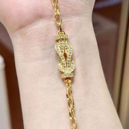 Bracelet de créateur Fredjewelry Fei Famille Personnalized Knot V Gold Horseshoe boucle Bracelet en diamant complet Platage épais 18k Rose Gol Small Luxury Handicr