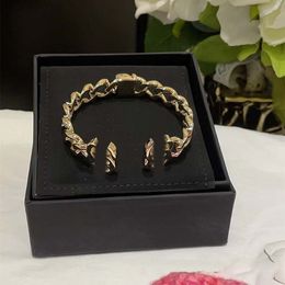 Braceuse de créateur Bracelet Bracelet Bracelet Mediévale Hollow Bracelet Bracelet Fashion Tend Bracelet Collier Bracelet Collier