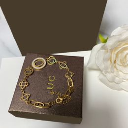 Bracelet de créateur bracelet de luxe bracelets designer pour femme design lettre bracelet de couleur unie cadeau de Noël bijoux dîner porter boîte cadeau en option très joli