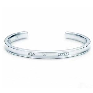 Bracelet de créateur bracelet de luxe bracelets designer pour femme lettre couleur unie design bijoux bracelet cadeau de Noël bracelet boîte cadeau en option