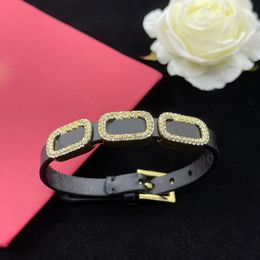 Designer armband luxe armband designer letter diamant ontwerp lederen armband van hogere kwaliteit kerstcadeau sieraden geschenkdoos 2 kleuren erg mooi