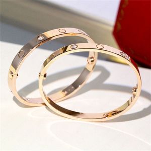 pulsera de diseñador Diseñadores de lujo Joyas de moda Amante de las mujeres tornillos Pulseras de plata gruesa brazaletes de oro pulseras elegantes simples para mujeres con bolsa de terciopelo