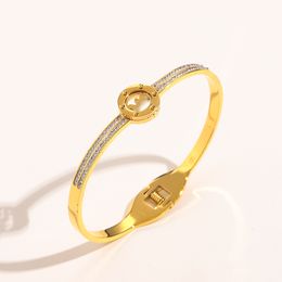 Pulsera de diseño con letras de lujo, pulsera dura de oro, joyería, pulsera para mujer, hebilla de oro de acero inoxidable para hombre, joyería de moda para hombre de 17 cm.