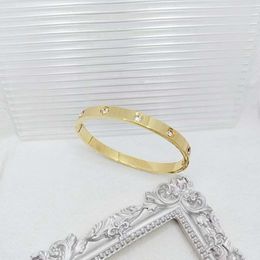 Bracelet de créateur Bracelet à ongles de luxe pour femmesFull Diamond Network Acier au titane pour femmes