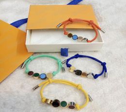 Designer-Armband für Herren und Damen, modisch, Unisex-Schmuck, verstellbares Armband, trendiges, stilvolles Charm-Zubehör, 4 Farben 7808347