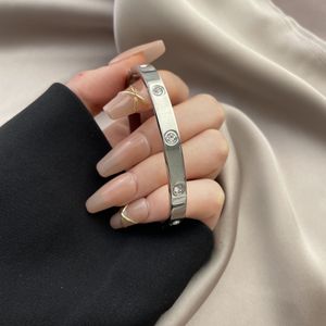 Bracelet de créateur masque et bracelet de mode pour femmes luxe classique bracelet en acier inoxydable de Noël