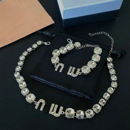 Designer armband ketting sieraden set diamant vrouwen verzilveren brief armband hanger ketting set cadeau