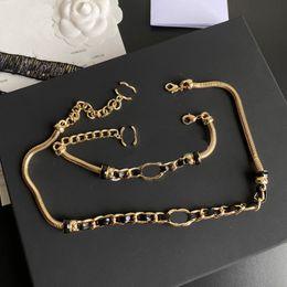 Designer Bracelet Colliers Timbre Collier ne se fanent jamais Mode 18K Plaqué Or Femmes Designer Colliers Ras Du Cou Lettre Pendentif Chaîne Strass Bijoux