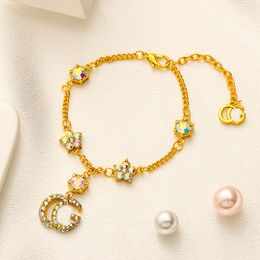 Pulsera de diseñador Cadena colgante para mujer Joyería Charm Enlaces de oro Pulseras Cadenas Regalo de los amantes