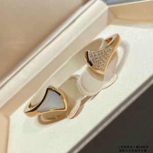 Bracelet de créateur V Gold Cadeau Bracelet Femme Haute Qualité Ouvert Fritillaria Plein Diamant Bracelet
