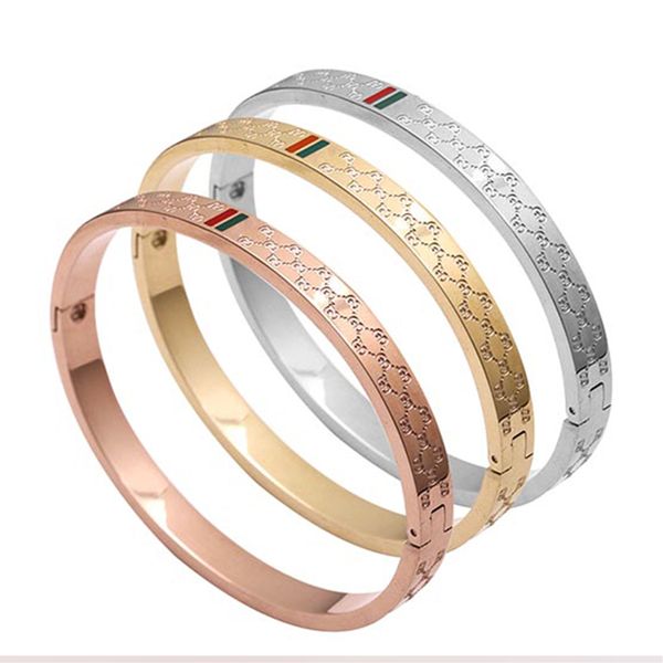 Bracelet design avec boucle en acier titane, motif foncé, boucle texture tendance et tendance, bracelet style couple