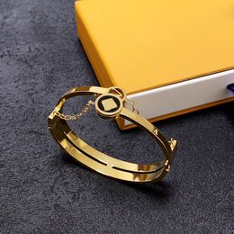 Designer Armband Vrouw Klavertje Vier Onyx Ketting Armband Mode Gouden Sieraden Accessoires Vrouwelijke Geschenken Presenteert Trendy Unisex Bangle