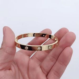 bracelet de concepteur Bracelet Bracereur Gold Bangle pour homme plaqué Gold 18 K 16-21 Taille avec boîte avec tournevis Premium Gifts Bracelet Couple Bracelet