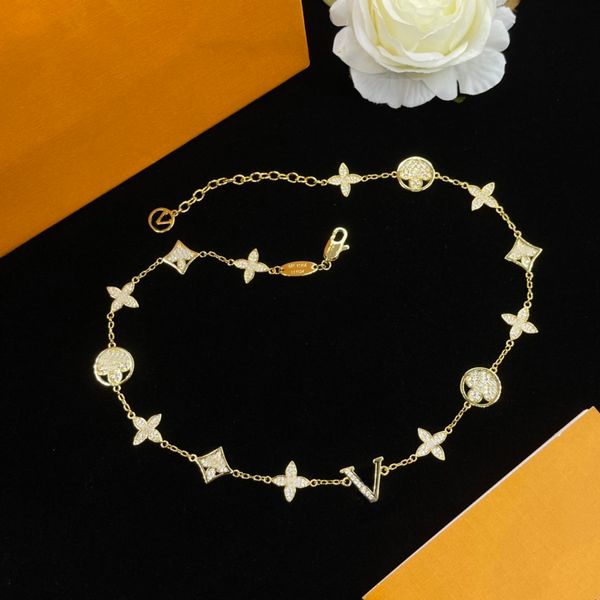 Pulsera de diseñador Joyería de mujer Pulsera de alfabeto de lujo Diseños de trébol de moda con pulseras de diamantes Regalos con caja original