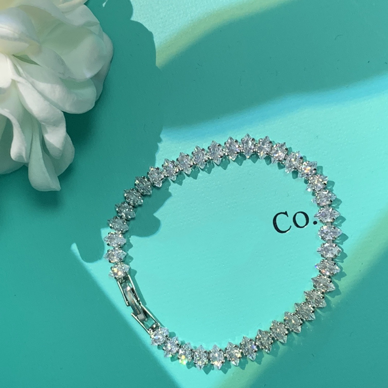 designer armband kvinnors mode charm diamant armband mode två färger diamant högkvalitativ armband utsökt gåva smycken vacker gåva