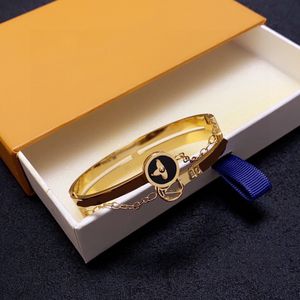 Bracelet de créateur trèfle à quatre feuilles pour femmes, bijoux hauts, porter le plus beau bracelet, cadeau d'anniversaire