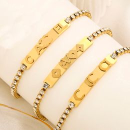 Bracelets de créateurs Chaîne Bracelet Tag Femmes Chaîne Designer Lettre Bijoux De Luxe 18K Plaqué Or En Acier Inoxydable Cristal Strass En Gros Étanche