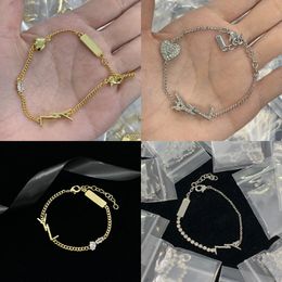 Designer armbanden Charm Sier Chains Love Jewelry Letter Hanger Bracelet For Women Gold Earring Accessoires Jewellry 238264D