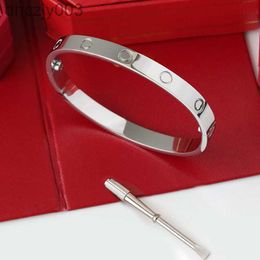 Pulseiras de grife para homens e mulheres high end luxo parafuso amor braclet clássico moda pulseira de aço inoxidável diamante pulseira designer jóias presentes 4mm 6mm QALD