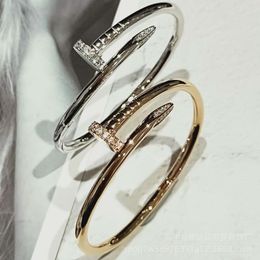 Bracelets de créateurs pour hommes et femmes Bracelet à ongles mince Haut de gamme LuxuryNail Bracelet V Gold Edition K Rose Plaqué Tête Queue Diamant Mode Personnalisée