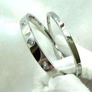 Designerarmbanden voor mannen en vrouwen Hoogwaardige luxe armband Boutique-kwaliteit Mesh rood titanium stalen ovale armband met diamanten roestvrij handstuk