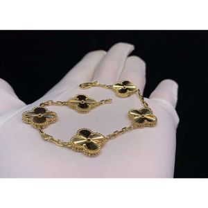 Designer Armbanden Luxe Van Clover Armband Parel 4 Blad 18k Goud Laser Merk Bangle Charm Armbanden Ketting Oorbellen Diamant Huwelijkscadeau