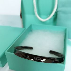 bracelets de créateurs Designers de luxe Poignets Bracelets Marque de qualité bleue bracelet de créateur Bijoux Style de couple Pour les femmes Accessoires de mariage