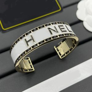 Designer armbanden vrouwen merk sieraden armband brief goud vergulde roestvrijstalen bruiloftsliefhebbers geschenkbanden