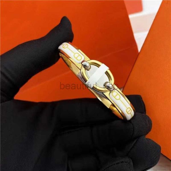 Bracelets de créateurs bracelet de bracelet pour femmes pour la femme nez de cochon senior sens exquis bracelets pour hommes pour le tempérament en émail en or bracelet en or EE3453