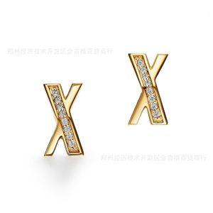 Designer merk 925 zilveren micro ingelegde hoge koolstof diamant X-vormige oorbellen kruis zirkoon f0jm