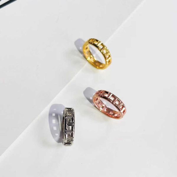 Marca de diseñador 925 Sterling Silver Xiao Zhan mismo anillo verdadero con geometría cuadrada de T.