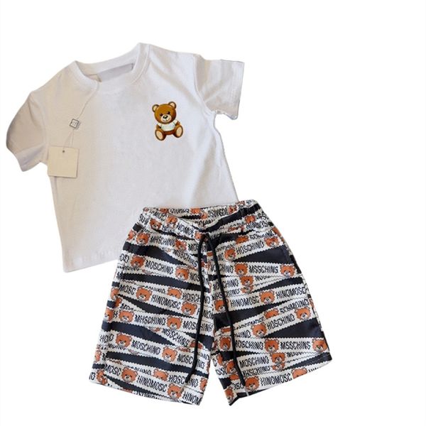 Marca de diseñador Conjuntos de ropa para bebés y niños Conjuntos de ropa de marca clásica Trajes para niños Verano de manga corta con letras Pantalones cortos con letras Conjuntos de camisas de moda Múltiples estilos C01