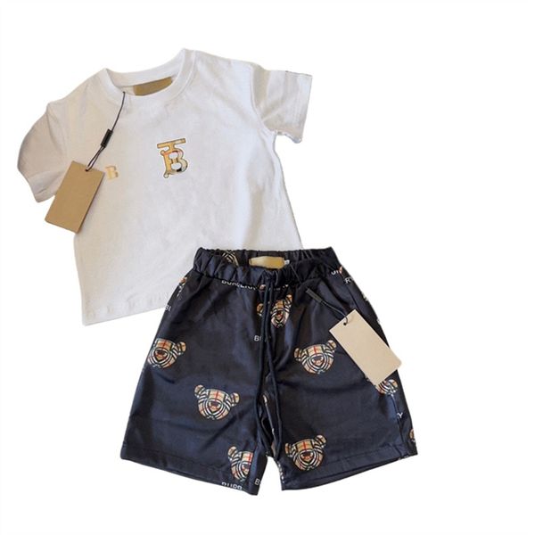 Marca de diseñador Conjuntos de ropa para bebés y niños Conjuntos de ropa de marca clásica Trajes para niños Verano de manga corta con letras Pantalones cortos con letras Conjuntos de camisas de moda Múltiples estilos K01