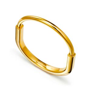 Ontwerpermerk Merk Geometrische slot Buckle Horseshoe -vormige roestvrijstalen armband voor vrouwen met eenvoudig en modieus ontwerp vergulde 18K Gold 430X