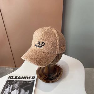 Designer Marque Seau Chapeau Chaud Cachemire Chapeau Teddy Baseball Caps En Plein Air Bonnet Beanie Mode Lettre Chapeaux Haute Qualité Ball Caps