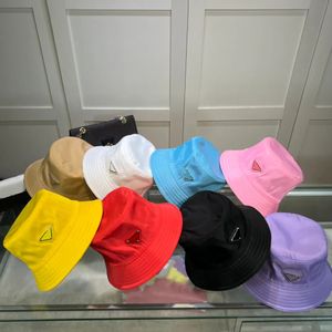 Designer merk emmer hoed wijd rand hoed geborduurd alfabet mannen en vrouwen bekken hoeden zonbescherming zonnebrandcrème zonnebrandcrème buiten reizen hoge kwaliteit