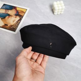 Brand designer chle Beret trois options pour femmes Béret de luxe Béret nouveau style dame extérieure confortable