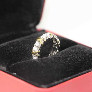 Designer merk kleurscheiding x-vormige ring mode kruis diamant licht en hoge versieraar