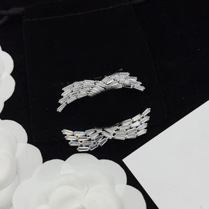 Designer merk koperen brief broches 18k goud vergulde kristal Rhinestone sieraden messing broche parel pin trouwen kerstfeest cadeau accessorie