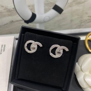 Brand de créateur Brouille à oreilles Charque haut de gamme Bijoux de marque classique Style de luxe Boucles d'oreilles Popular Sélection Lovers Gift Placing Rea251C