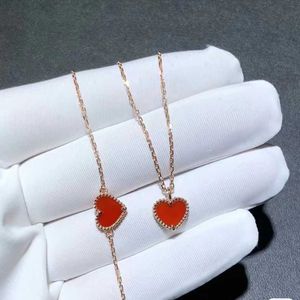 Brand de créateur Gloden van Love Collier Womens Heart Heart Peach Bracelet Collier Placage épaissis 18k Rose Gold Red Jade Marrow