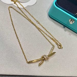 Collier de nœud doré de marque de concepteur de haute qualité CNC Set Semi Diamond Smooth Asymétrique 18K Chaîne en or rose avec logo