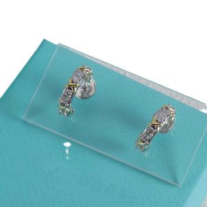 Designer Brand Gold Plating High Edition Cross -gekleurde oorbellen met witte diamant voor geavanceerd licht luxe ontwerp G1G6