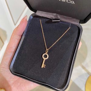 Designer Brand Gold Tiffays Key Necklace Hoogwaardige CNC Exquisite Sculpture Handset Diamond Collar Chain for Women