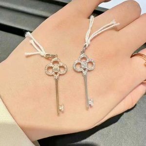 Designer Brand Hoge Versie V-Gold Tiffays Key Necklace voor damesmode met diamant zonnebloem hanger kroon iris sleutelbeen trui ketting