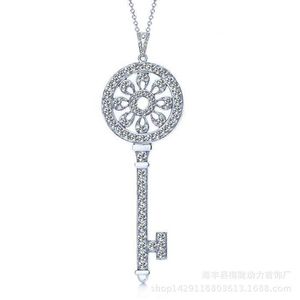 Designer Brand Japan en Zuid -Korea Funi Tiffays Classic Key Pendant Sunflower Round Betal Full Diamond Necklace Large