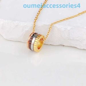 Designer merk sieraden kettingen vier ringen kleurscheiding en fortuin veranderende damesschat licht mode hanger keramische paar sleutelbeenketting