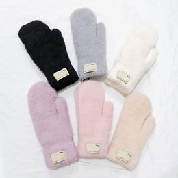 Diseñador de marca Carta Guantes para invierno y otoño Moda Mujer Cashmere Mitones Guante con encantador Deporte al aire libre Cálido Invierno Guantes 6 colores