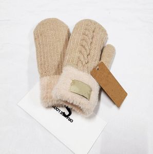 Designer merk briefhandschoenen voor winter en herfst mode dames kasjmier wanten handschoen met mooie haarbal buitensport warme winters UUG