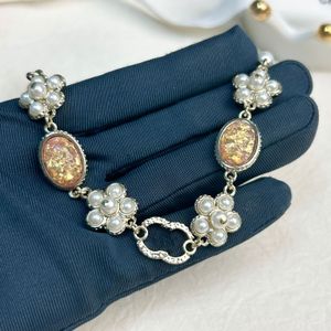 Designer Brand Letter Pendant Collier Chaîne Femmes Real Gold plaqué en cuivre Copper Perles Colliers Choker Pendants Bijoux d'amour Cadeaux